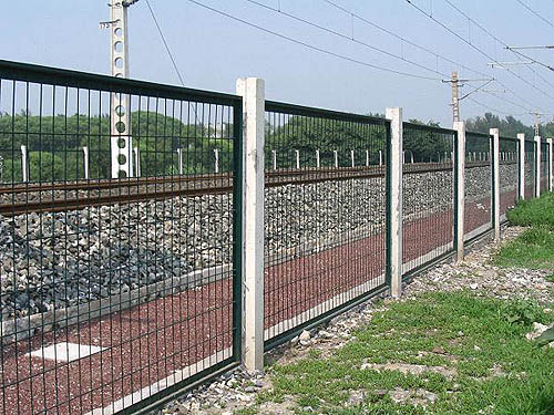 鐵路隔離柵