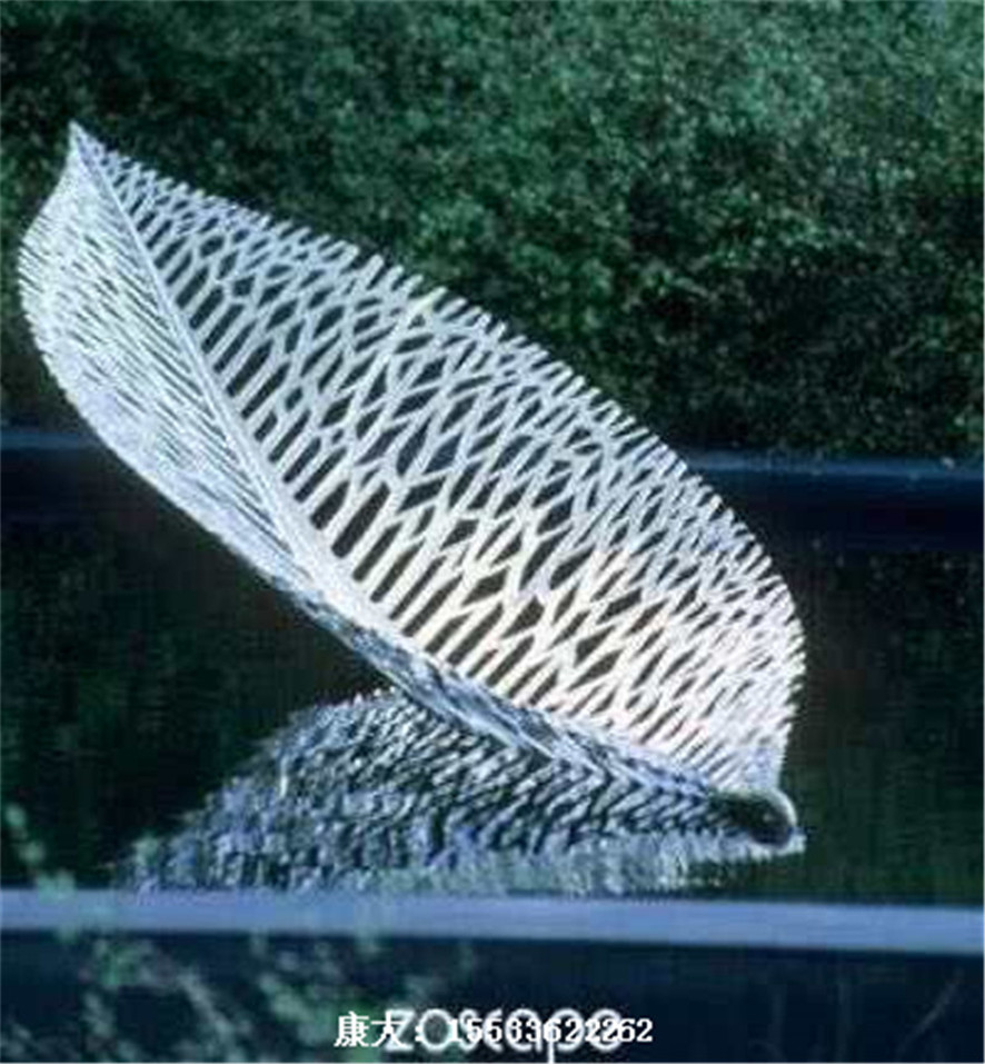 不銹鋼鏤空樹葉雕塑工藝品