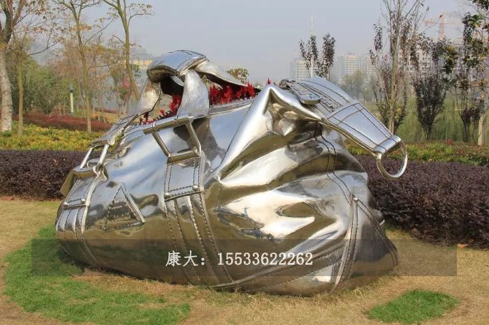 不銹鋼步行街雕塑擺件