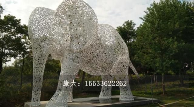 大象雕塑