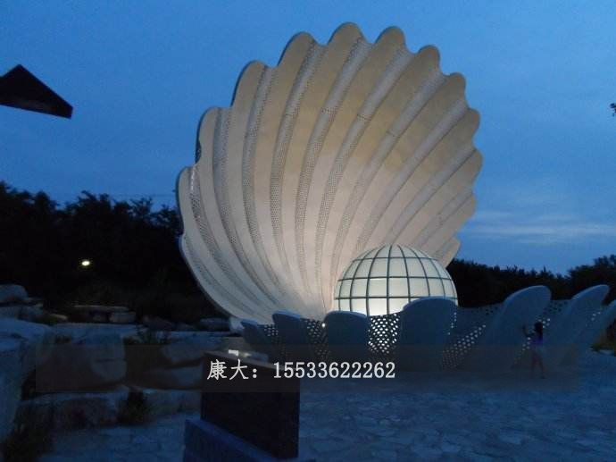 贝壳雕塑