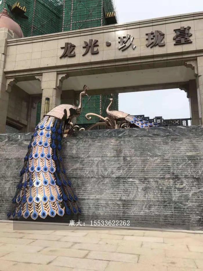 孔雀雕塑