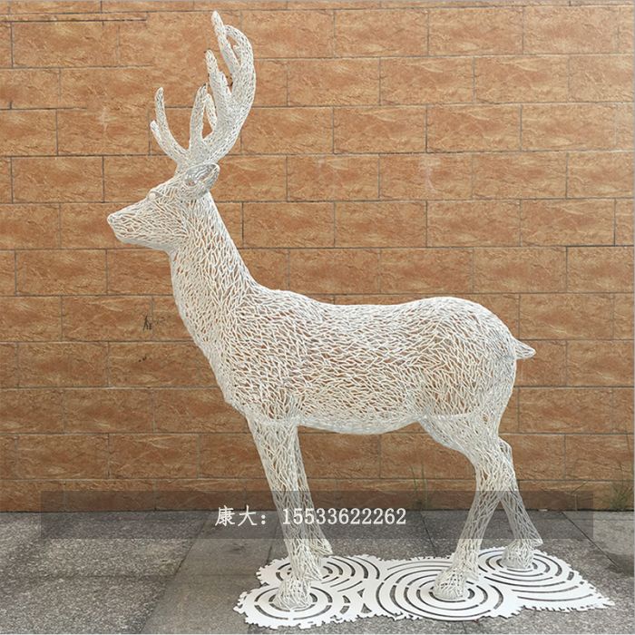 不锈钢镂空鹿雕塑