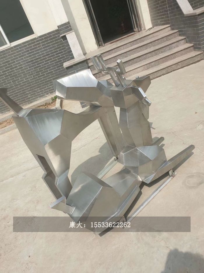 不锈钢切面雕塑