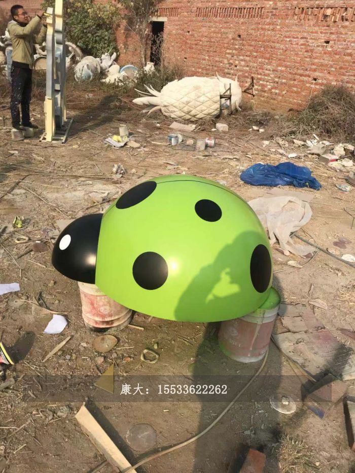 不銹鋼七星瓢蟲雕塑