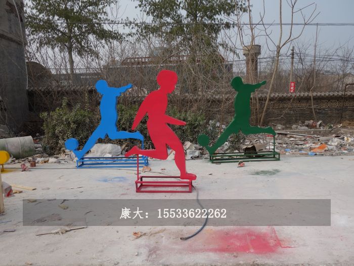 不銹鋼校園運(yùn)動踢足球雕塑
