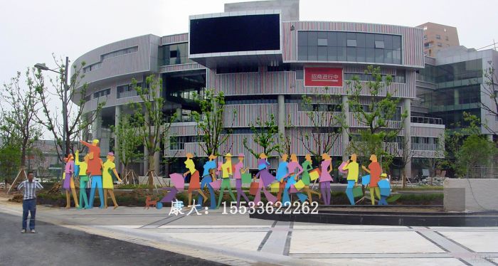 不銹鋼時尚街區(qū)人物雕塑擺件