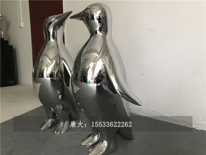 不锈钢企鹅雕塑