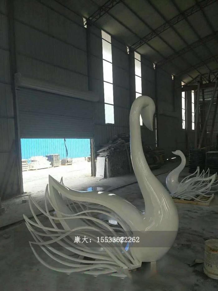天鹅雕塑