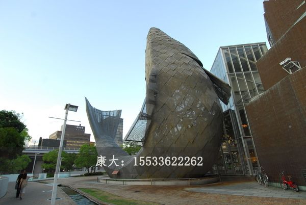 不锈钢鱼雕塑