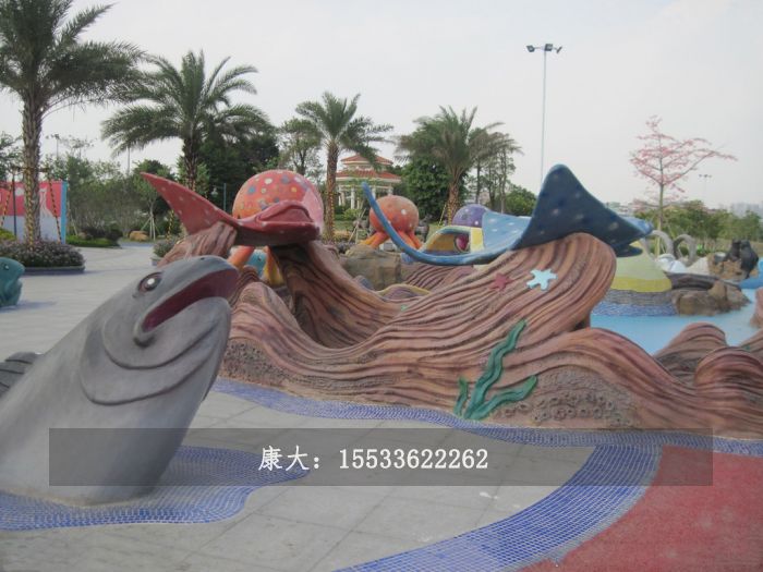 鲨鱼雕塑