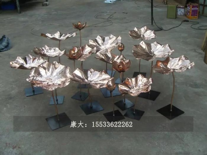 荷花雕塑