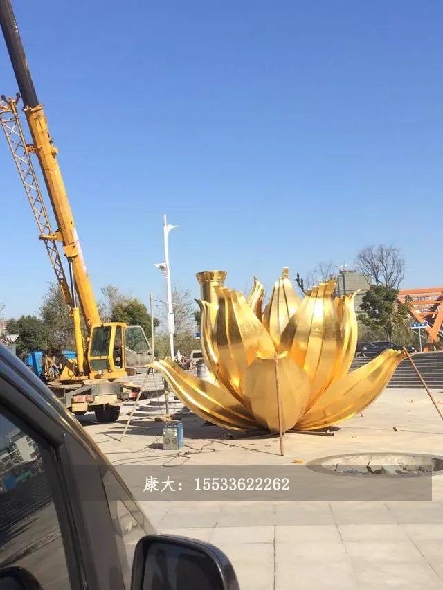 荷花雕塑