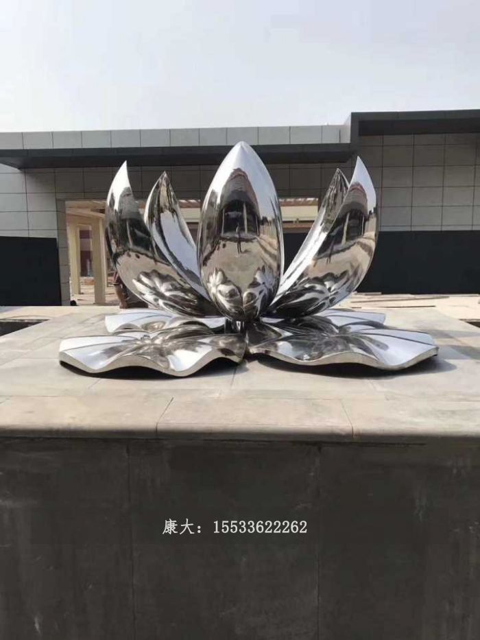 荷花雕塑