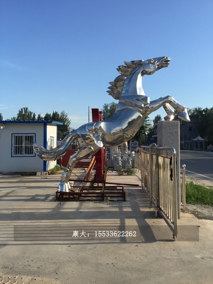 不銹鋼馬雕塑定制戶(hù)外景觀