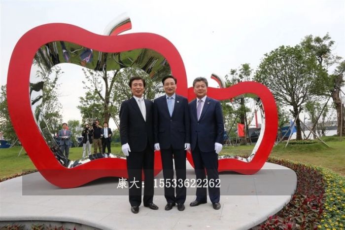 不锈钢苹果雕塑摆件
