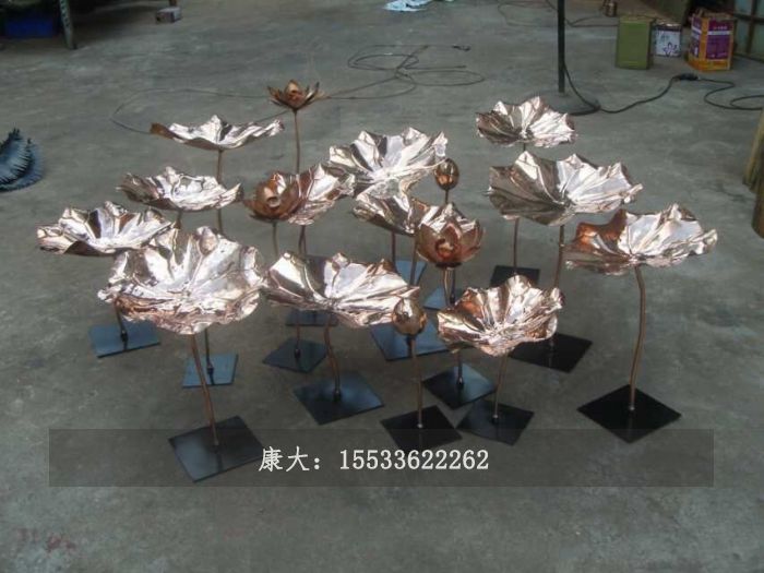 戶外園林荷花雕塑