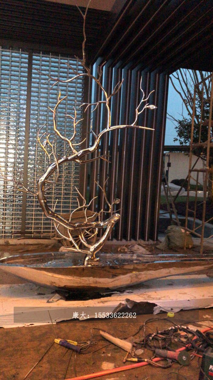 不锈钢植物雕塑