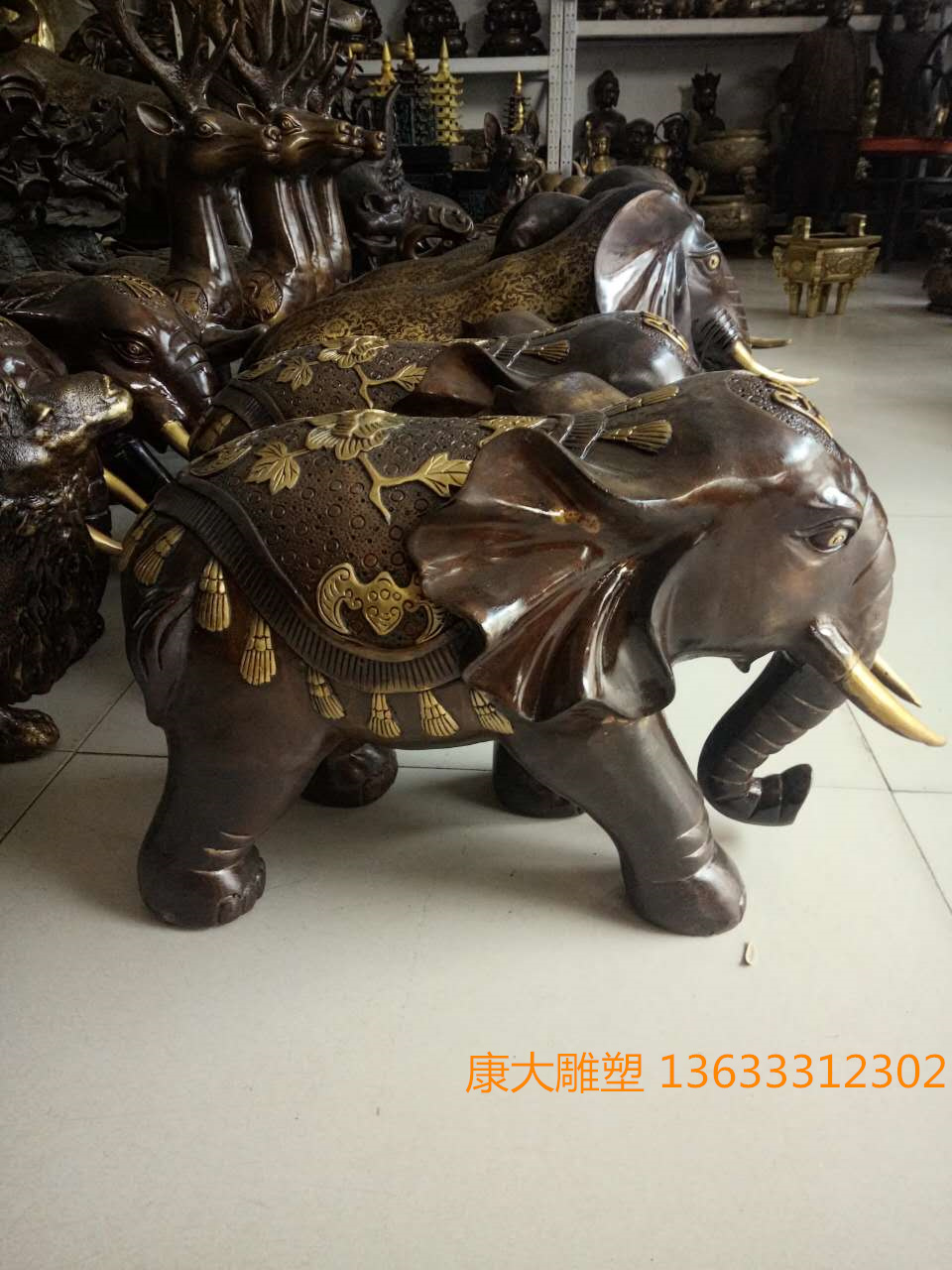 鑄銅雕塑創(chuàng)意大象鑄銅雕塑工藝品擺件廠家