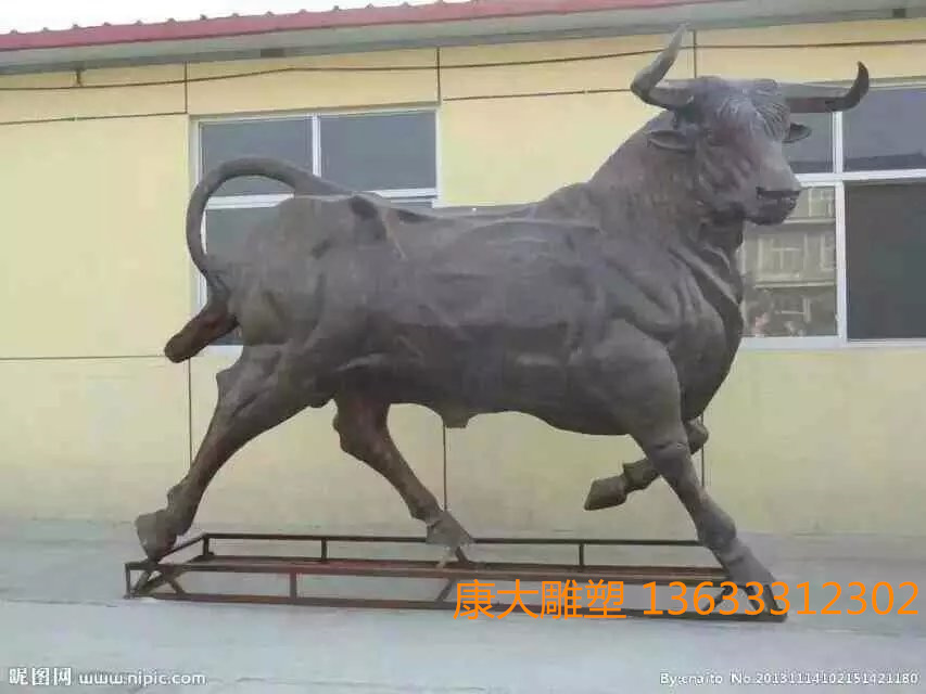 城市建設(shè)鑄銅牛雕塑擺件地標性鑄銅雕塑牛雕塑擺件廠家