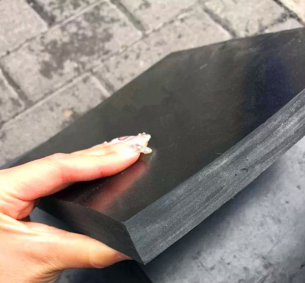 减震橡胶板