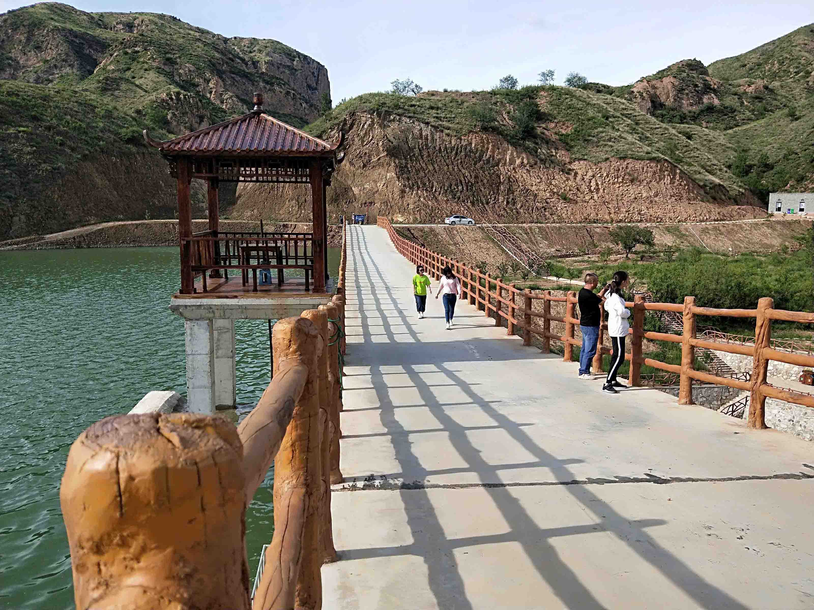 大峽谷景區(qū)蓄水塘壩工程