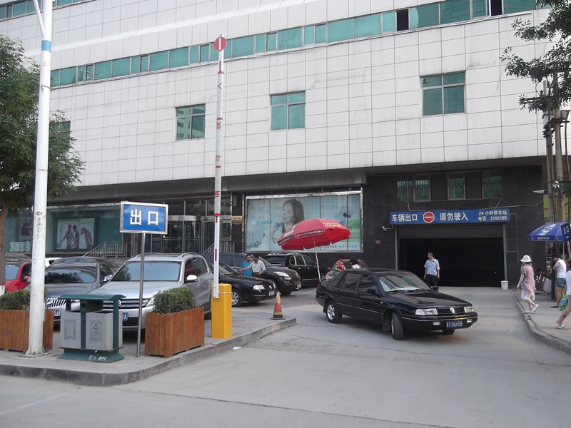 衡水百貨大樓道閘