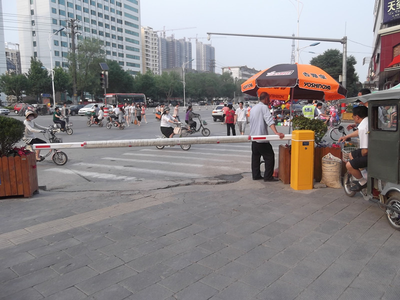 衡水百貨大樓道閘