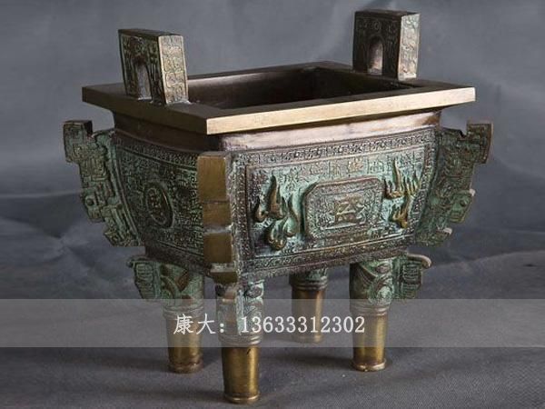 铜鼎