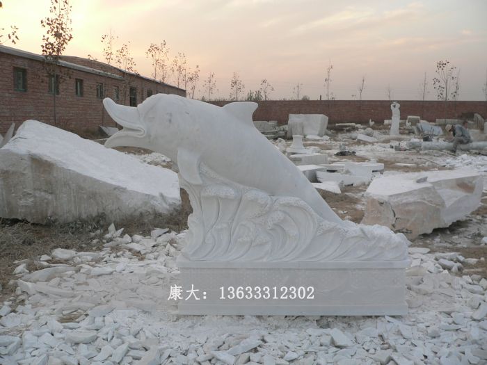 石雕海豚