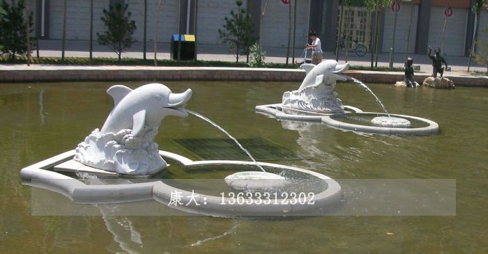 石雕海豚