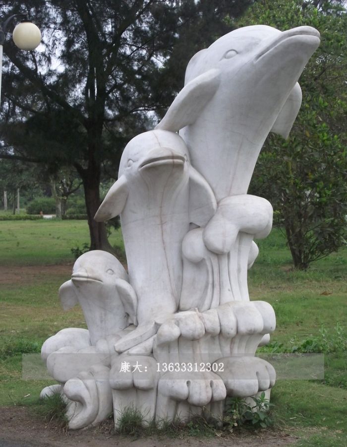 石雕海豚