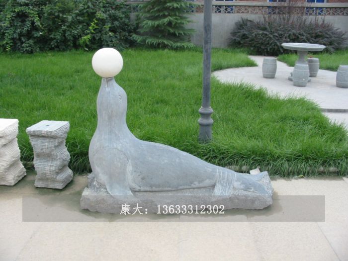 石雕海豚