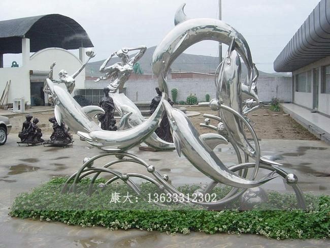 海豚雕塑