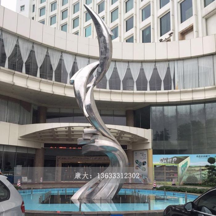 海豚雕塑