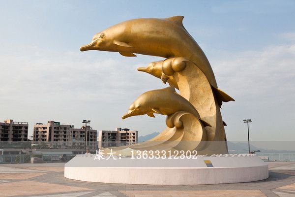 海豚雕塑