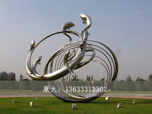 海豚雕塑