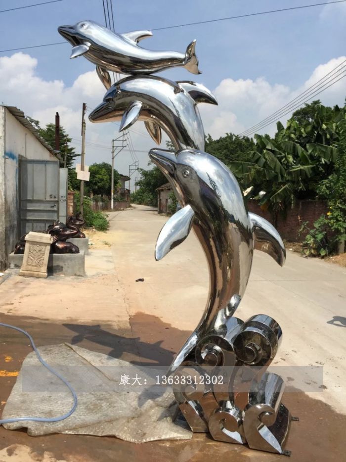 海豚雕塑