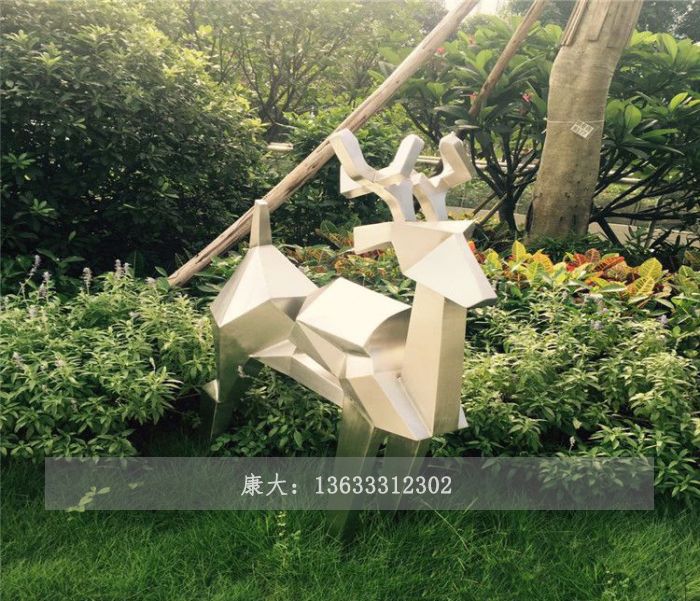 切面鹿雕塑