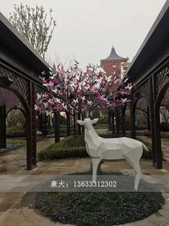 切面鹿雕塑