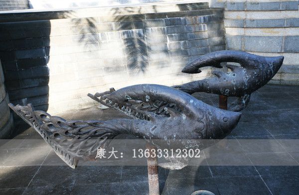 鱼雕塑
