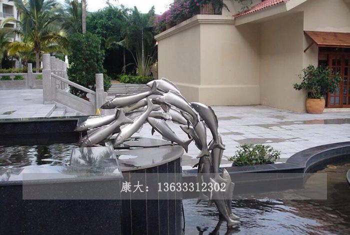 鱼雕塑