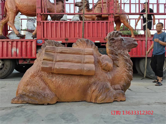 玻璃钢骆驼定做景观大型雕塑展览鹅卵石造型室内摆件家