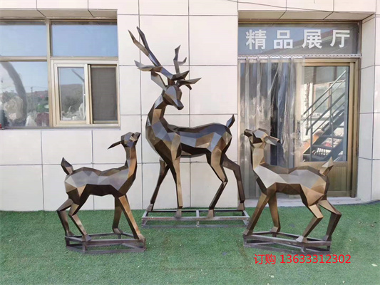 户外仿铜梅花鹿雕塑售楼部园林景观装饰草坪玻璃钢动物抽象鹿摆件