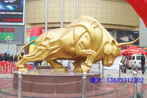 玻璃钢铸铜牛广场大型华尔街仿铜雕塑仿真动物铸铜牛公园景观摆件