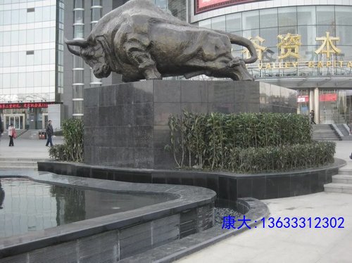 大型户外铜牛雕塑铸铜牛摆件纯铜华尔街牛拓荒牛玻璃钢树脂仿铜牛